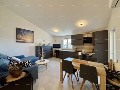 Apartment 60 m², Peroj - fully furnished and equipped - 2