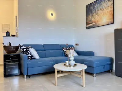 Apartment 60 m², Peroj - fully furnished and equipped - 9