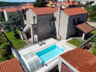 Kuća 200 m², Pula Centar - bazen i parcela 1.055 m²