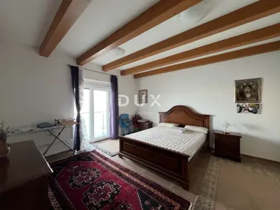 Villa 280 m², Senj - first row to the sea - 12