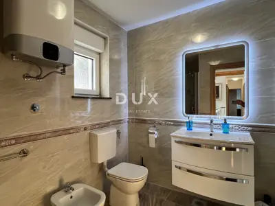 Villa 280 m², Senj - first row to the sea - 9
