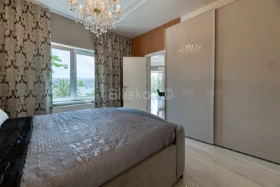 Vila 450 m², Krk - prvi red do mora i privatnost - 21