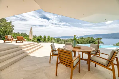 Vila 450 m², Krk - prvi red do mora i privatnost - 3