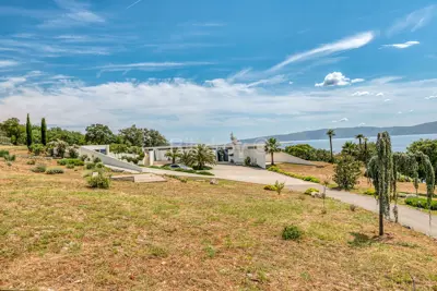 Vila 450 m², Krk - prvi red do mora i privatnost - 6