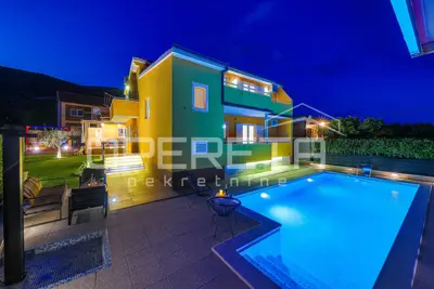 Luxusvilla mit Pool, Meerblick und Sommerküche in Kaštelima