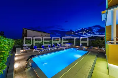 Luksuzna vila s bazenom, pogledom na more i ljetnom kuhinjom u Kaštelima - 2