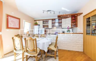 Luksuzna vila s bazenom, pogledom na more i ljetnom kuhinjom u Kaštelima - 14