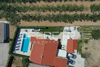 Luksuzna vila s bazenom, pogledom na more i ljetnom kuhinjom u Kaštelima - 16