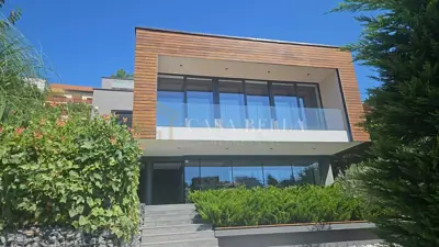 Vila u Gračanima, Podsljeme - bazen, sauna i vrt