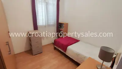 Semi-detached house, Otok Hvar - quiet area, 5 min to the sea - 5