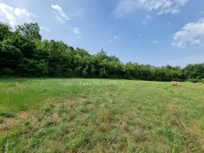 Building plot 4,300 m², Labin - quiet location - 3
