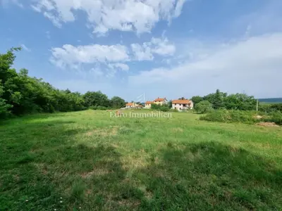 Building plot 4,300 m², Labin - quiet location