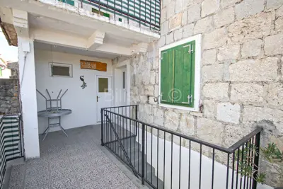Kuća 195 m², Mravince, centar i mirna lokacija - 12