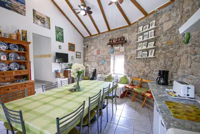 Kuća 195 m², Mravince, centar i mirna lokacija - 5