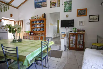 Kuća 195 m², Mravince, centar i mirna lokacija - 8