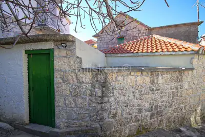 Kuća 195 m², Mravince, centar i mirna lokacija - 3