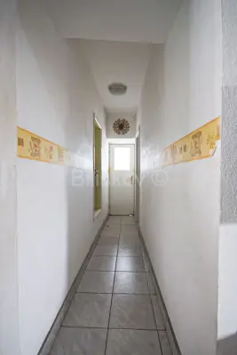 Kuća 195 m², Mravince, centar i mirna lokacija - 10