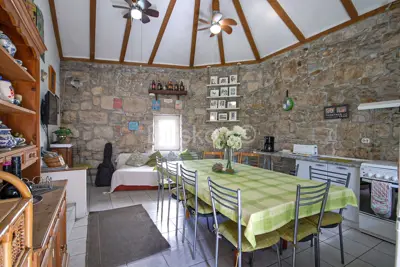 Kuća 195 m², Mravince, centar i mirna lokacija - 6