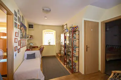 Kuća 195 m², Mravince, centar i mirna lokacija - 13