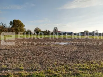Building plot, Mala Ostrna - peaceful surroundings of family houses