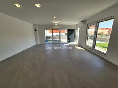 Doppelhaushälfte 156 m², Malinska, Pool und Gartenanlage - 4