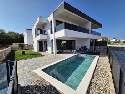 Doppelhaushälfte 156 m², Malinska, Pool und Gartenanlage