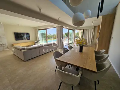 Haus 206 m², Tar - beheizter Pool und Garten - 3