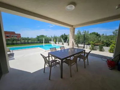 Haus 206 m², Tar - beheizter Pool und Garten - 21