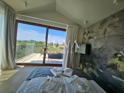 Haus 206 m², Tar - beheizter Pool und Garten - 20