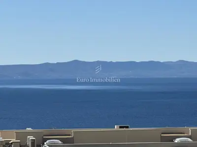 Makarska - dvosobni stan u novogradnji s pogledom na more