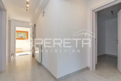 Kuća 243 m², Krapinske Toplice - mirno zeleno okruženje - 10