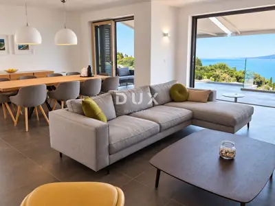 Haus 279 m², Ika - 150 m vom Meer, Pool und Blick auf Kvarner