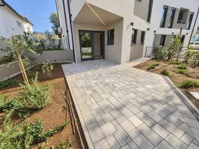 Apartman 56 m², Omišalj - prizemlje, okućnica i pogled na more