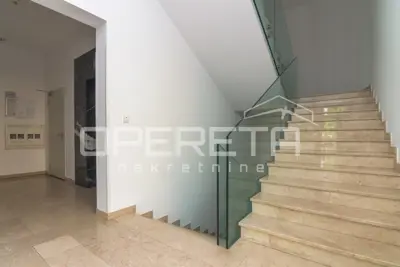 Stan 76 m², Maksimir - 3 sobe, loggia i lift - 17