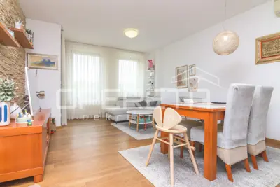 Stan 76 m², Maksimir - 3 sobe, loggia i lift