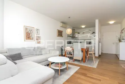 Stan 76 m², Maksimir - 3 sobe, loggia i lift - 3