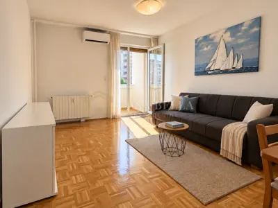 Stan 58 m², Turnić Rijeka - pogled na more i lift - 2