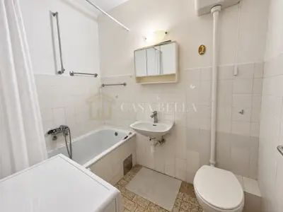 Stan 58 m², Turnić Rijeka - pogled na more i lift - 11