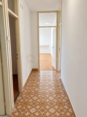 Stan 58 m², Turnić Rijeka - pogled na more i lift - 13
