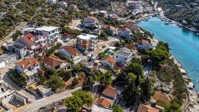 Verkauf, Rogoznica unfertiges Haus 40m vom Meer entfernt - 2