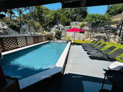 Haus in Pješčana Uvala, Pool und Meerblick