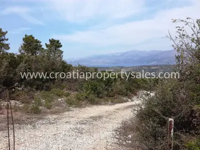 Grundstück, Brač, 19.700 m², 98.500 € - 2