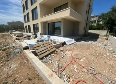 VODICE – 3SS+DB stan s vrtom i pogledom na more, 70 m od mora i plaže - 7