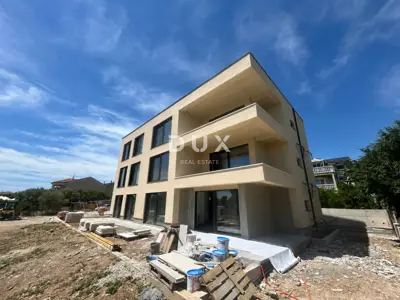 VODICE – 3SS+DB stan s vrtom i pogledom na more, 70 m od mora i plaže - 5