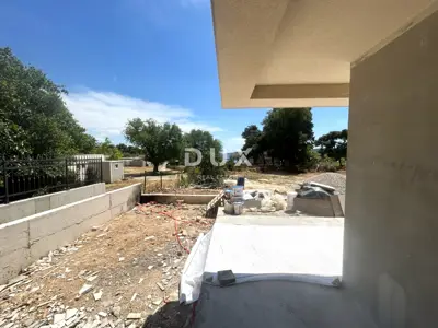 VODICE – 3SS+DB stan s vrtom i pogledom na more, 70 m od mora i plaže - 10