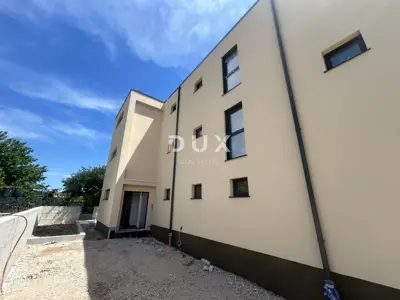 VODICE – 3SS+DB stan s vrtom i pogledom na more, 70 m od mora i plaže - 12
