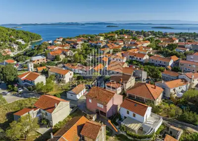Kuća u Sali, 400 m od mora, mirna lokacija - 5