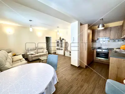 Haus 118 m², Betina - 300 m vom Meer