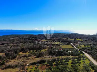 Beautiful plot with sea view - 2