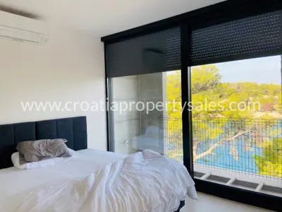 Vila 201 m², Otok Brač - prvi red do mora - 7